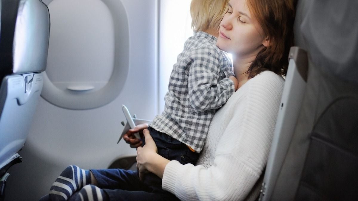 Woman Refuses To Give Up Plane Seat For Mom And Son Mom Freaks Out