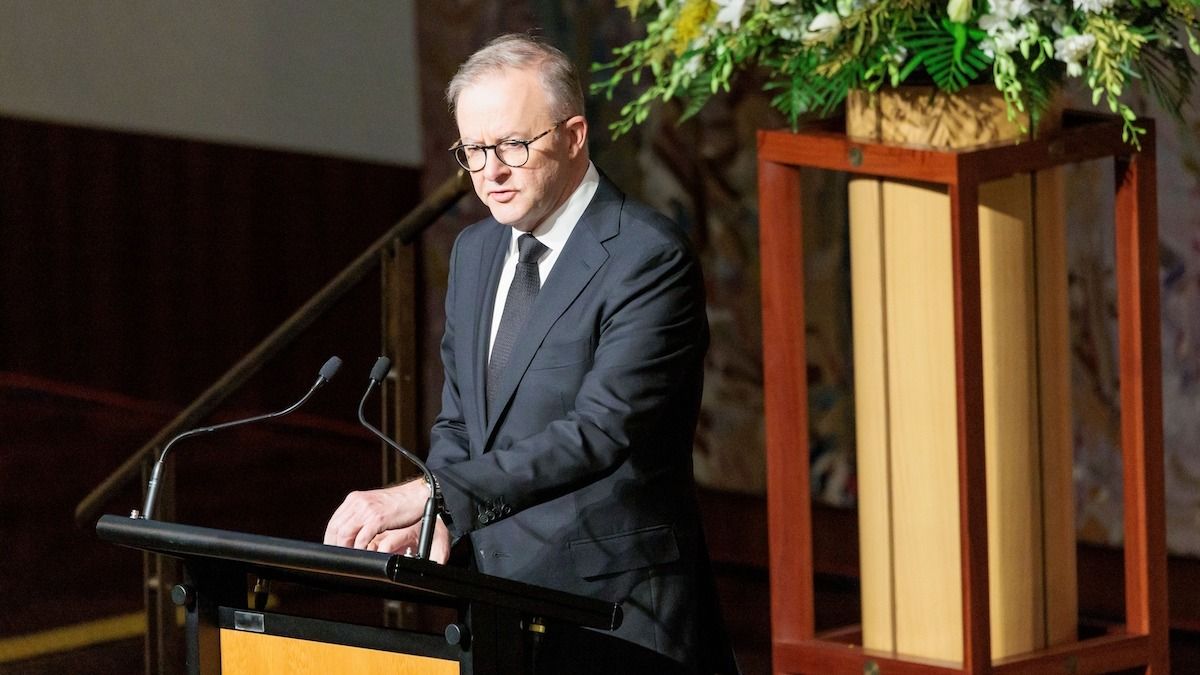 Woman's ex boss hijacks her funeral, cuts off family, gives speech