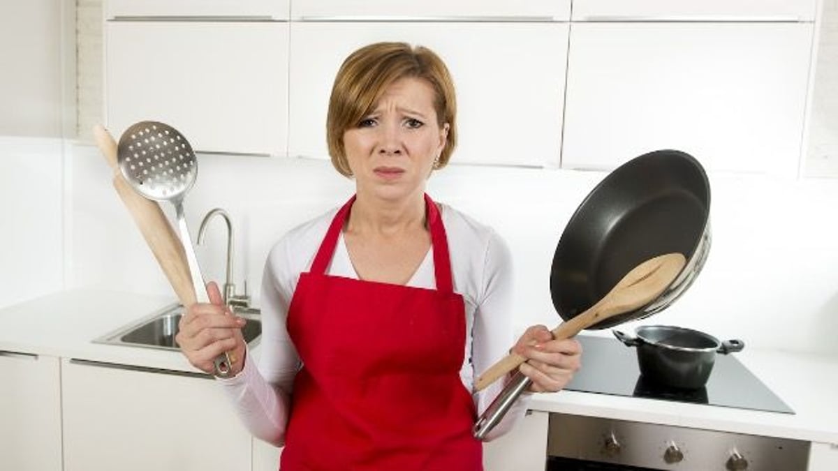 Mom ices out son after DIL 'steals her cooking tradition.'