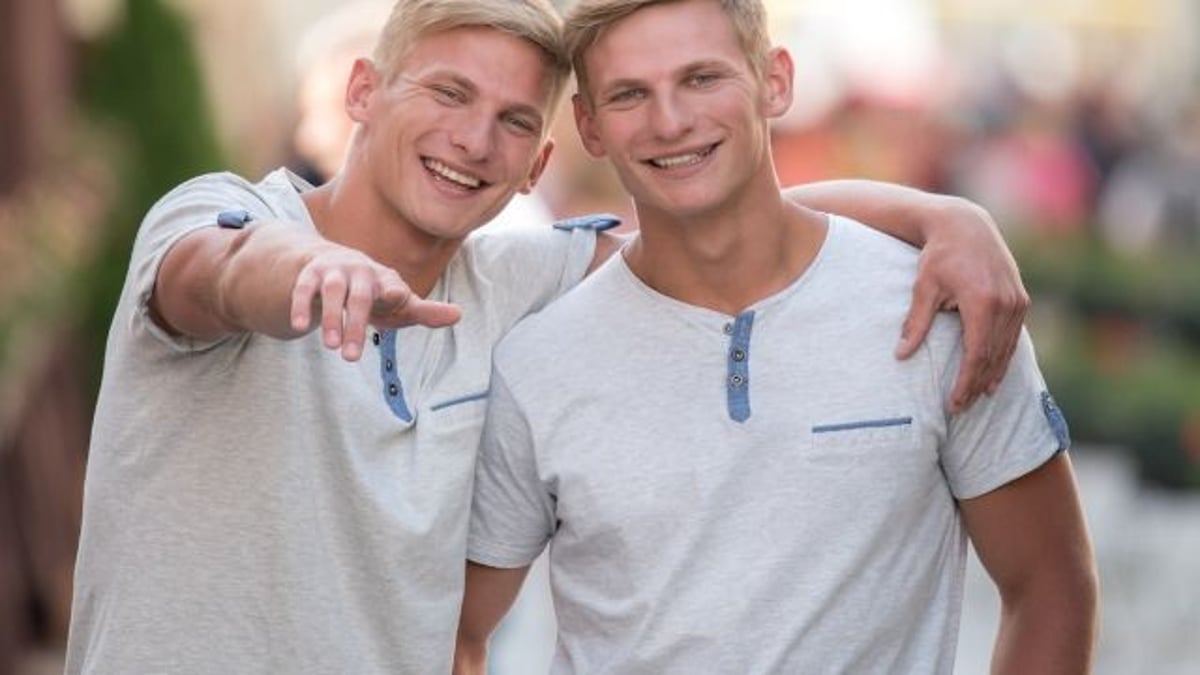 Man pays his twin to pretend to be him at family Christmas party to prove a point.