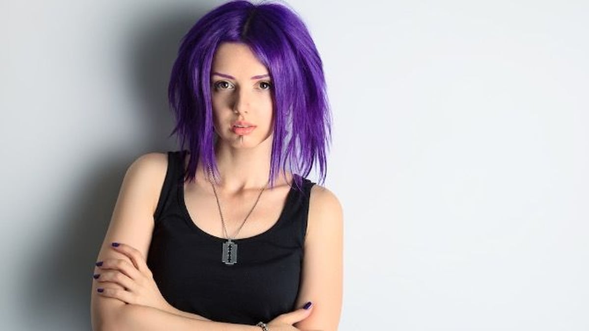 Mom and dad reach parenting impasse when Gen Z daughter becomes 'emo.'