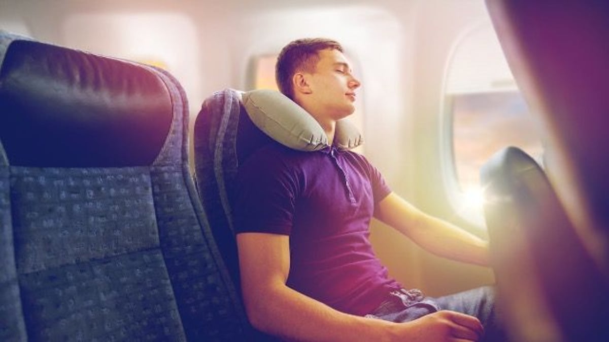 Man asks if he's wrong to switch seats on plane because GF was 'annoying.'