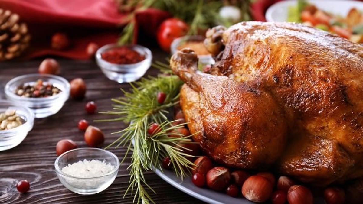 Woman wants help paying for Christmas dinner; mom says 'you're embarrassing me.'