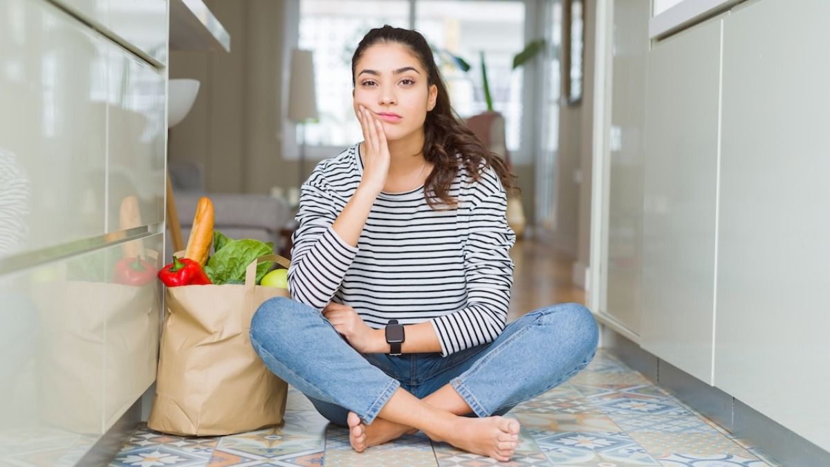 Woman who earns more money than husband refuses to share groceries with