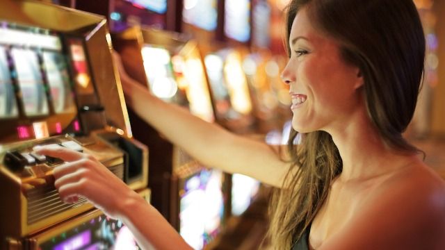 18 casino employees reveal the things customers aren't supposed to know.