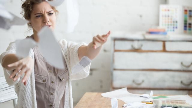 19 employees share the final straw from a bad boss that made them quit that day.