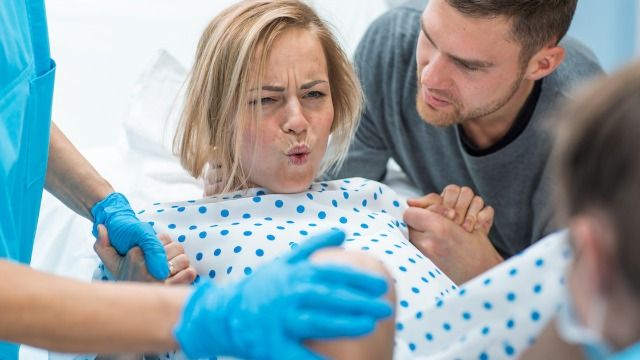 18 parents share the dumbest thing their partners said when they were in labor.