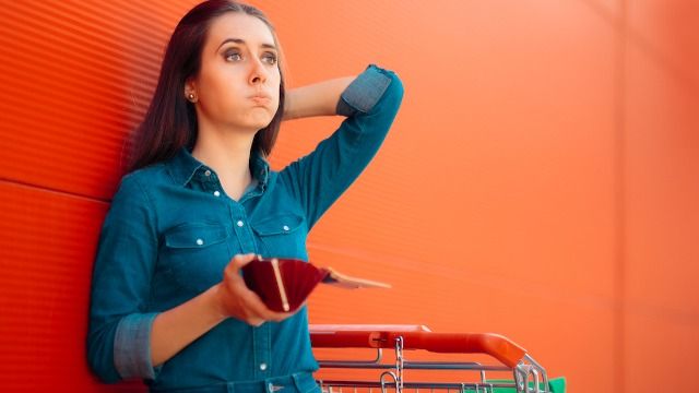 18 People Share The Worst Mistake They Ever Made With Money 