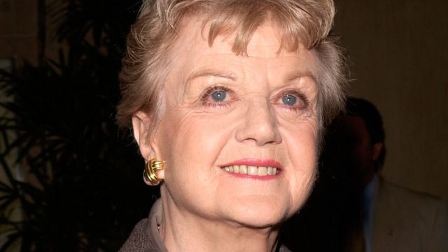 17 tweets from celebrities and fans honoring the life and career of Angela Lansbury.