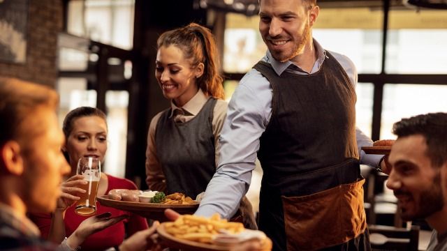 17 waiters share the ridiculous requests they've received from 'Karen' customers.