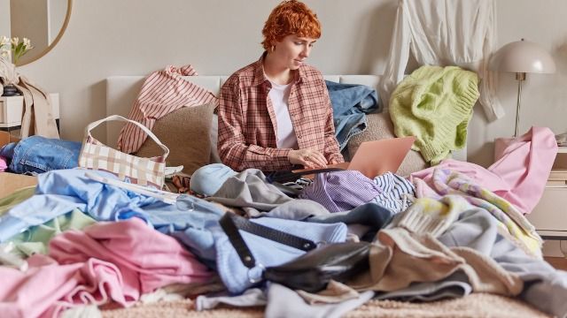Man snaps at GF over messy house, 'depression doesn't give you an excuse to be a slob.'