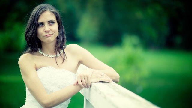 Bride's friend won't wear pink bridesmaid dress, bride kicks her out of the wedding.