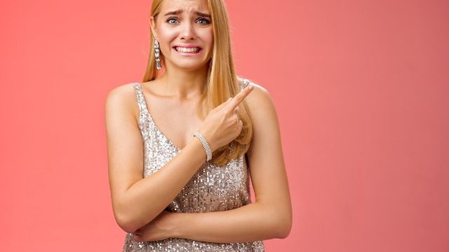 Bridesmaid roasts sister's wedding by 'listing every horrible thing that happened.'