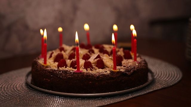 Guy asks if he was wrong for baking bday cake after wife got flavor he didn't want.