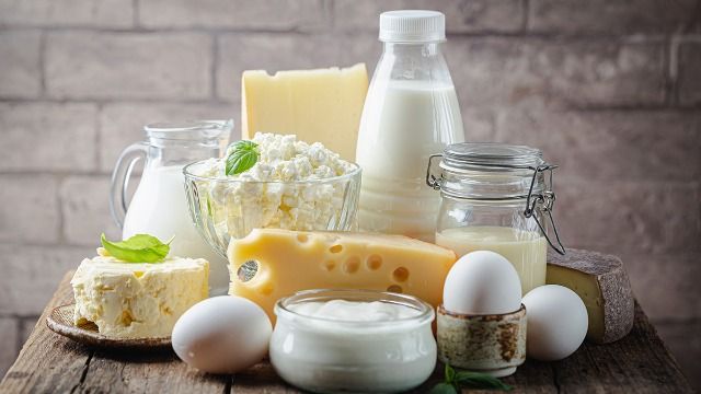 People roast guy for expecting girlfriend's family to cook him dairy-free meals.