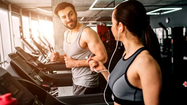 Guy flustered when girl talks to him at gym; says 'I don't know how to do this.' Updated!