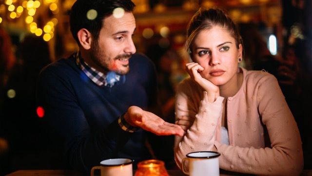 Man asks if he was wrong to leave date stranded at bar because she was ignoring him.