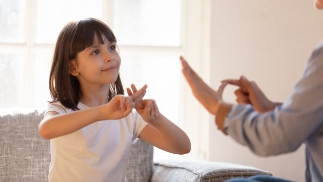 Woman refuses to learn sign language for boyfriend's mute daughter. AITA? UPDATED