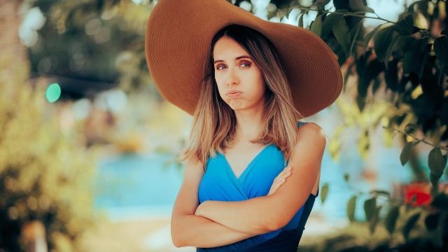 Pool fight reveals sisters have been scamming family for years. AITA? NEWEST UPDATE