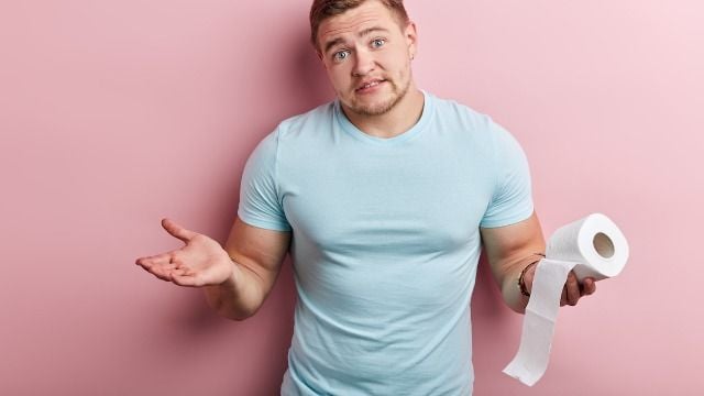 Man can't find apartment odor, roommate says 'only gay guys use toilet paper.'