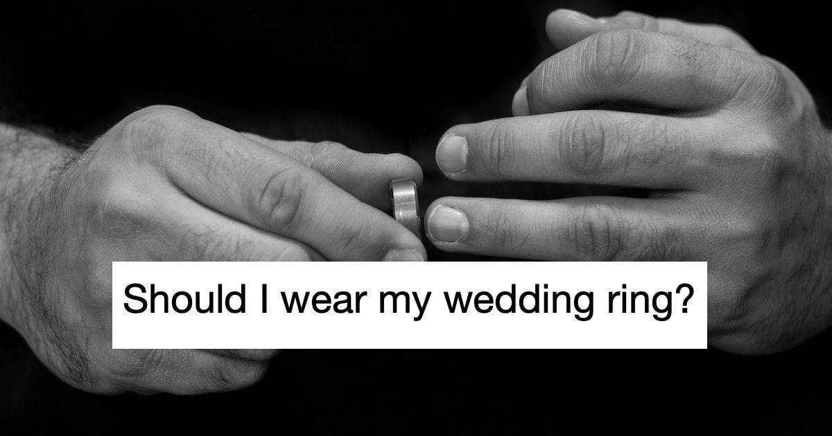 Man refuses to wear wedding ring, says, 'it's not my fault women flirt