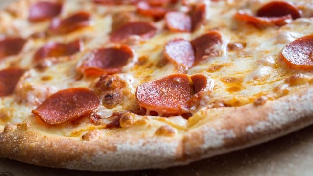 Man threatens serious blackmail when gf won't let him eat pizza every day. UPDATE