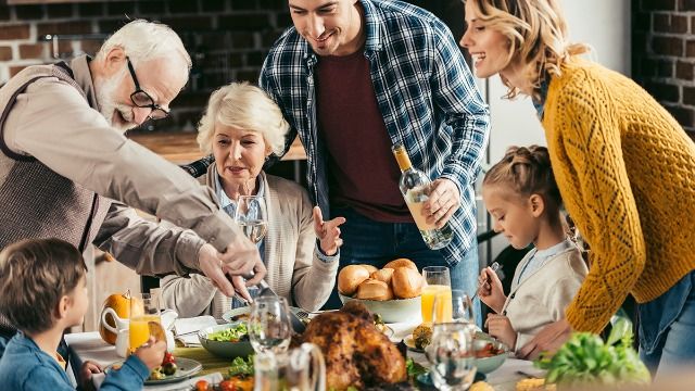 Man asks he was wrong to tell picky eater wife she can stay home for Thanksgiving.