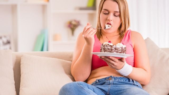 Man doesn't let wife snack on his birthday cake after she fails her weekly weigh-in.