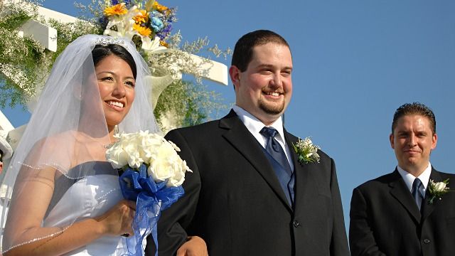 Man's brother steals his GF; mom says he wants him to be best man at their wedding.