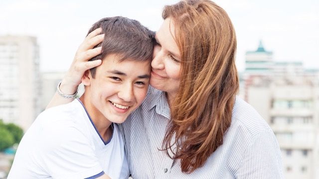 Mom asks if she was wrong to not remind teenage son to shower.