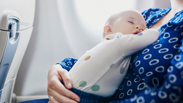 Mom asks if she was wrong to buy toddler 1st class plane seat; gets horribly insulted.