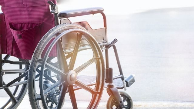 Mom 'rages' at fiancé for misusing daughter's wheelchair; he expects an apology.