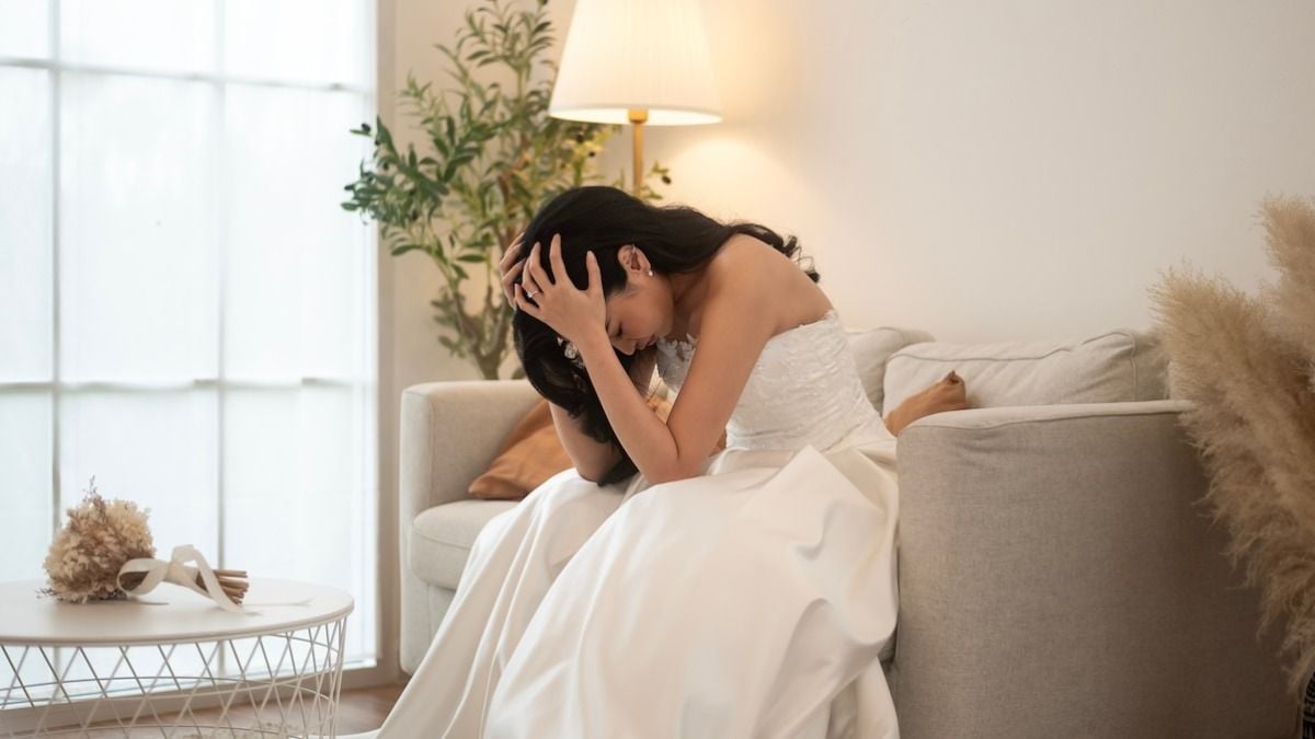 'My fiancé is ghosting me on our wedding day. How can I calm my anxiety?' UPDATED 4X
