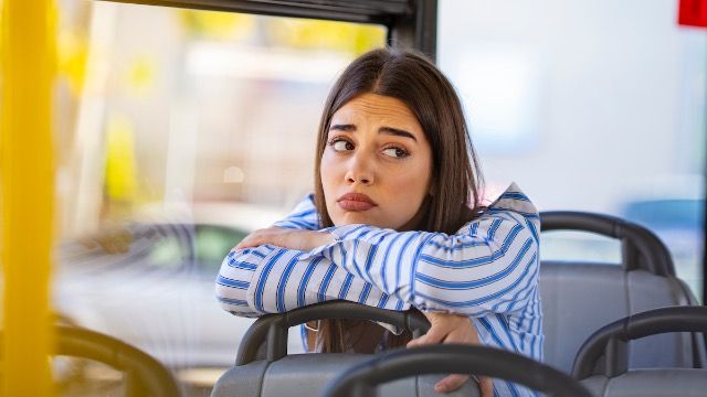 Woman gets verbally attacked after moving away from plus size woman on bus.