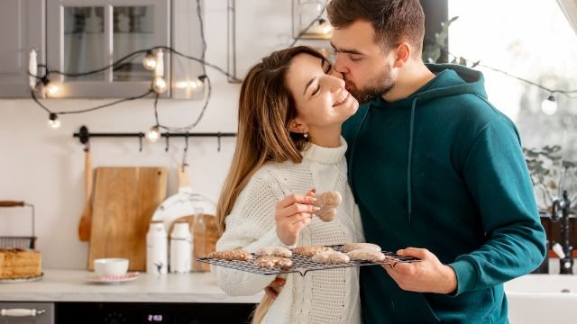 20 of the funniest tweets about what married life is really like.