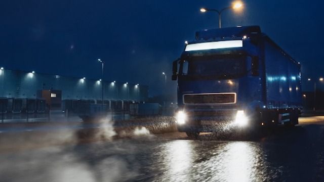 15 truckers share the creepiest things they witnessed on the road.