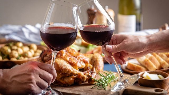 Wife's family wants dry Thanksgiving; husband says, 'If I'm cooking, I'm drinking.' AITA?