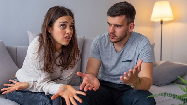 Woman asks if she's wrong for telling BF he can't bring roomie to family Thanksgiving.