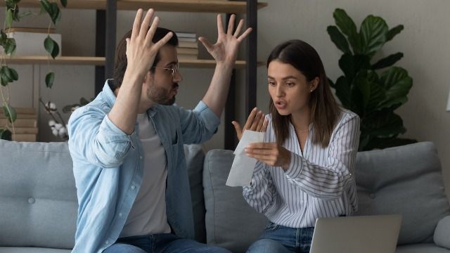 Woman frustrated wealthy boyfriend bought a house, wants her to pay rent. AITA?