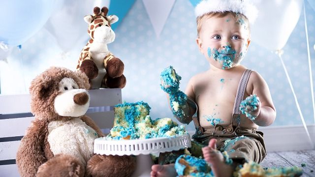 Woman refuses to eat nephew's smash cake; calls it 'gross'; gets angry call from sister.