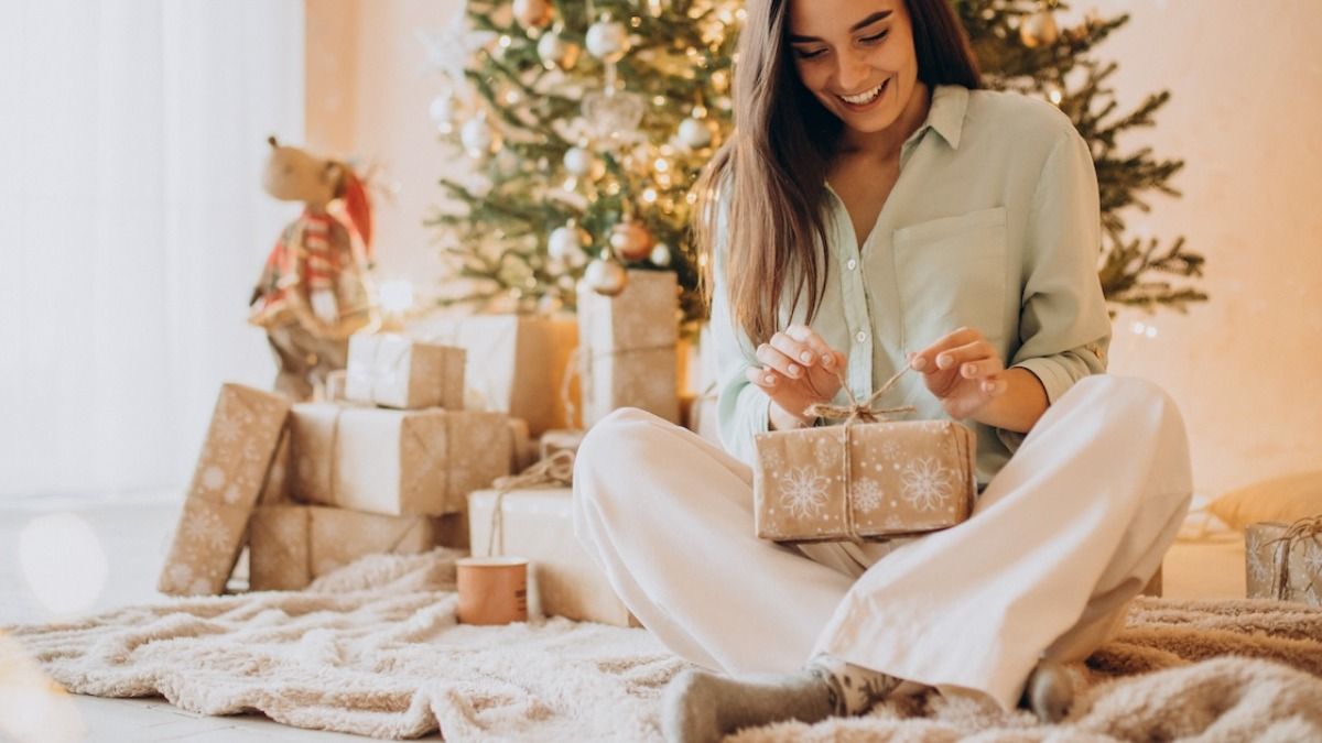 Woman Upset She Didn't Get Any Christmas Gifts After Going Out Of