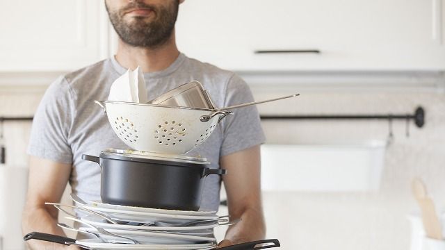 Woman says she can't do chores in December; boyfriend calls her 'lazy.' AITA?