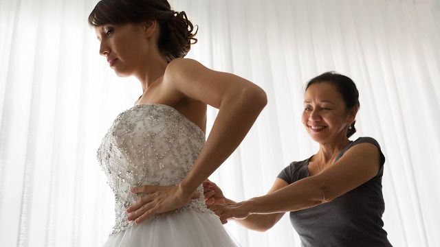 Woman shares story of entitled bride tricking her into being wedding coordinator.